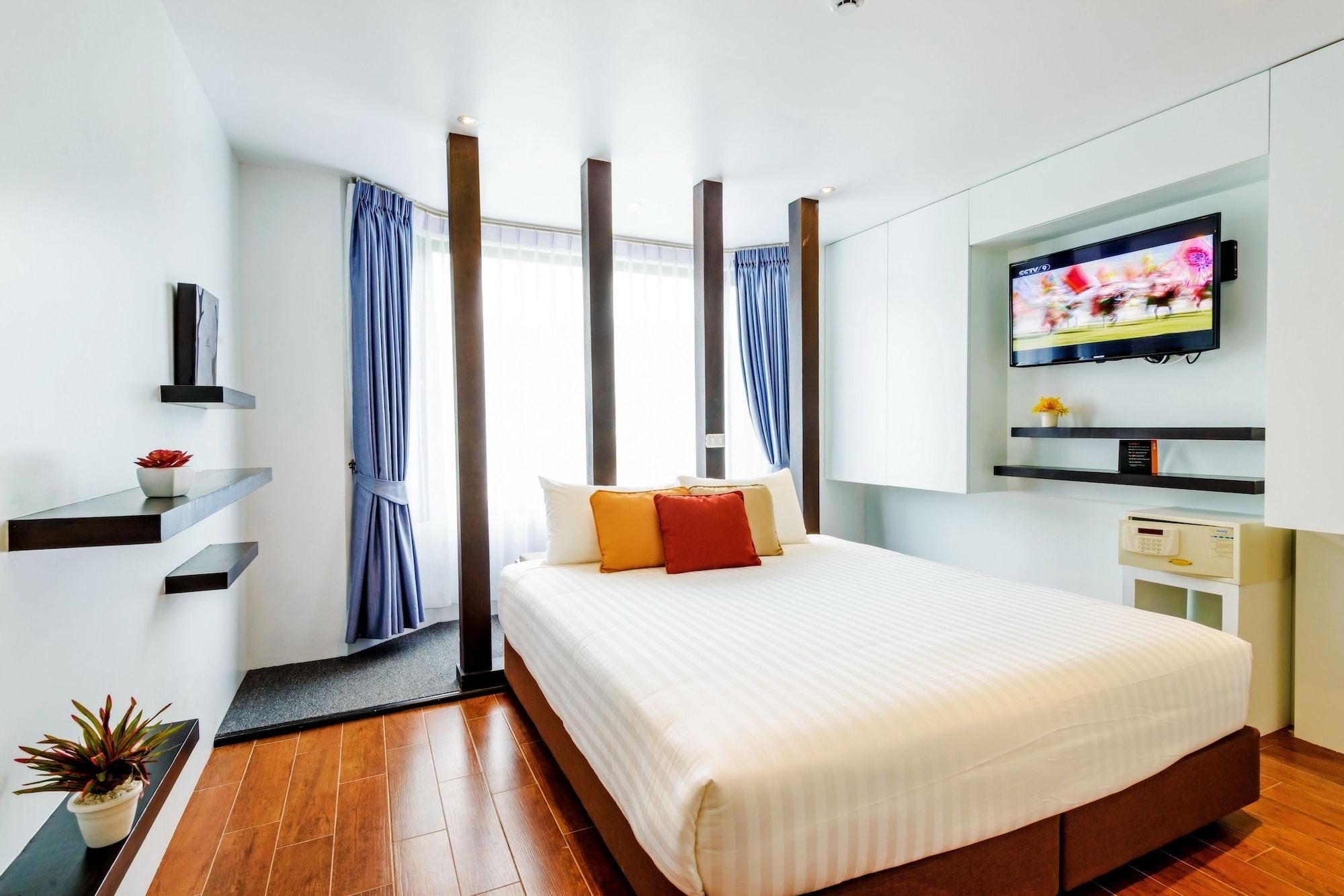 Raha Grand Hotel Patong Exterior foto