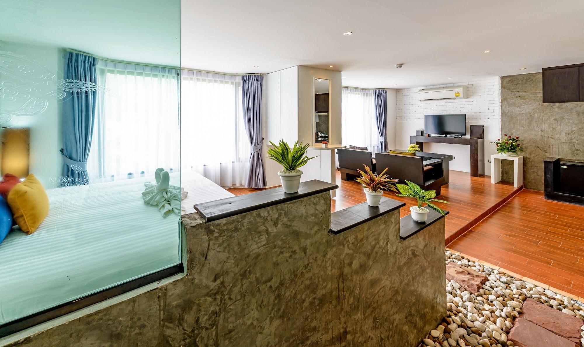 Raha Grand Hotel Patong Exterior foto